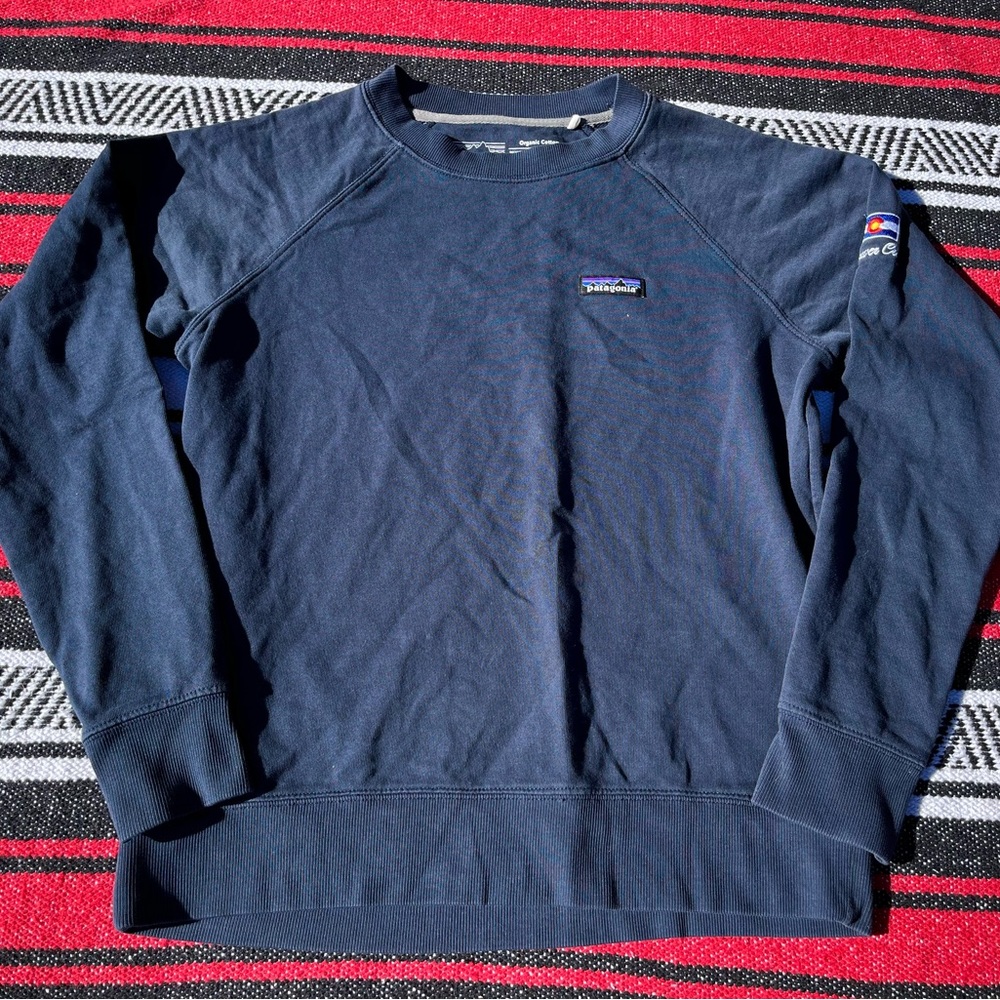 Medium Patagonia Navy Blue Sweater